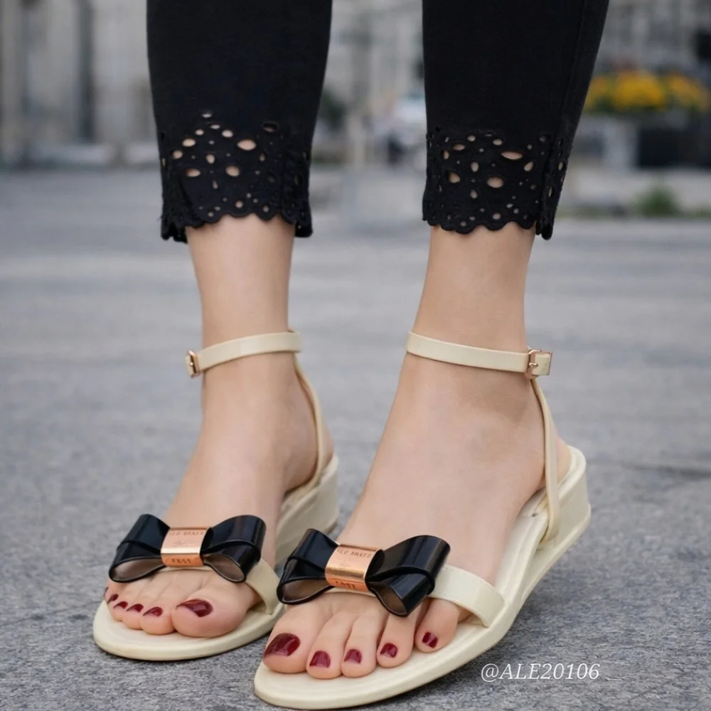 Ted Baker Louwla Jelly Sandals Women Size 39 Beige Black Bow Ankle Strap. - Picture 13 of 13